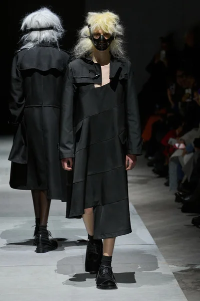 Look 13